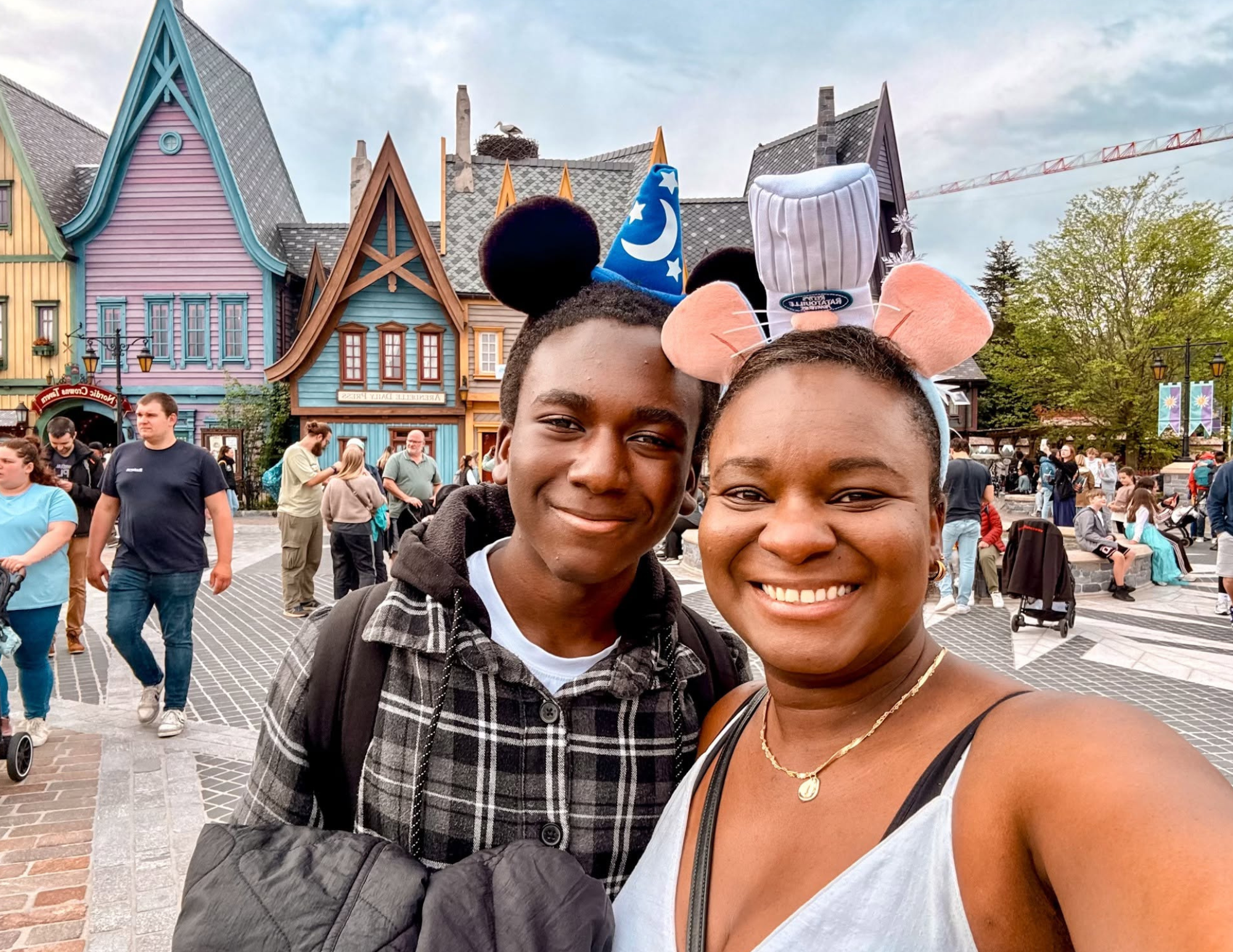 Disneyland Paris Guide (8).png